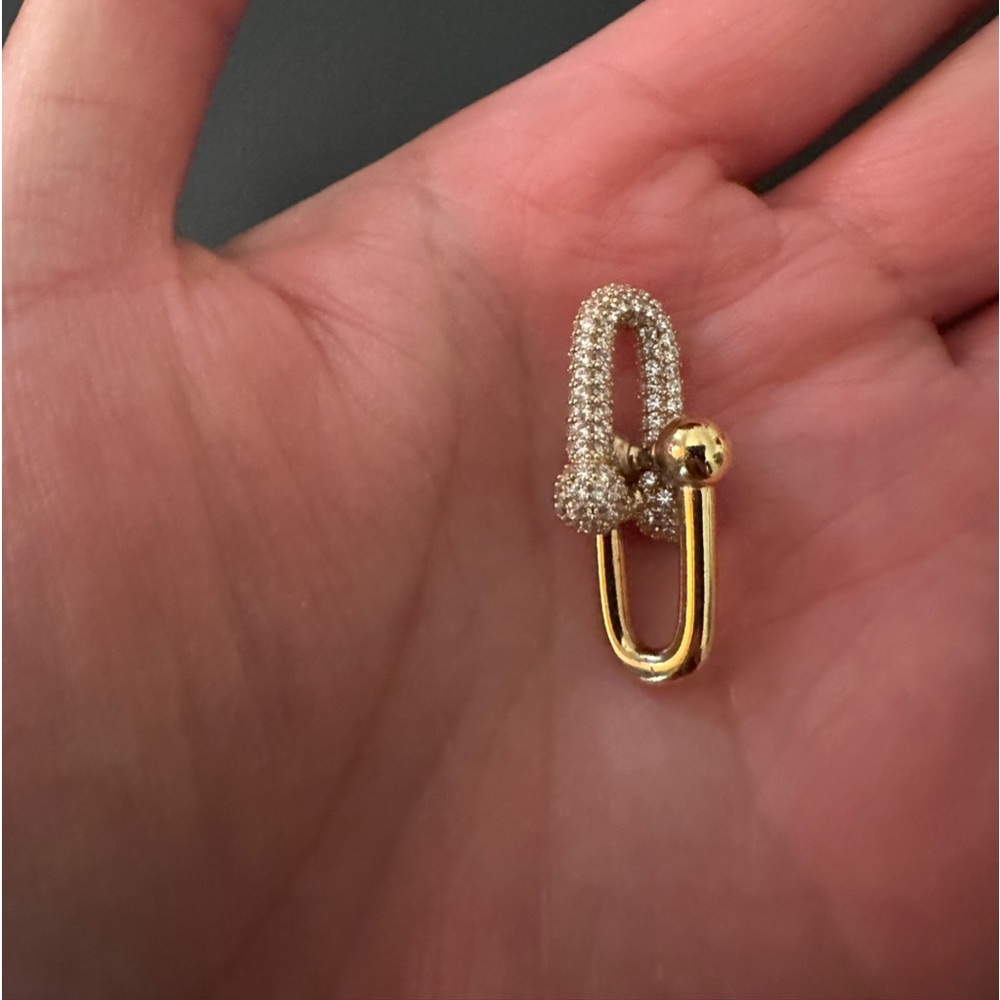 Link pendant